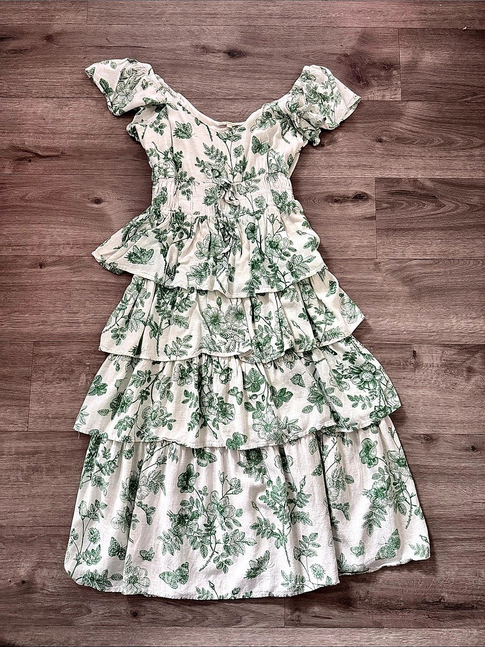 Kings Road Floral Tiered Dress in Cream & Green